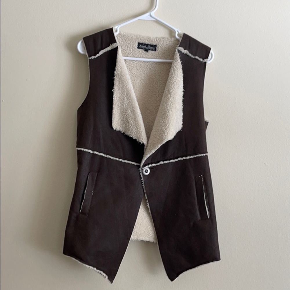 North river outfitters fur vest
